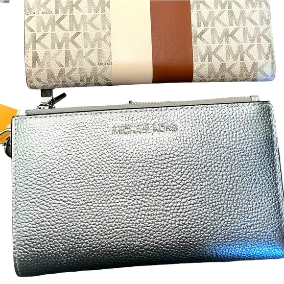 New Silver Michael Kors double zip wristlet / wallet - Picture 1 of 3